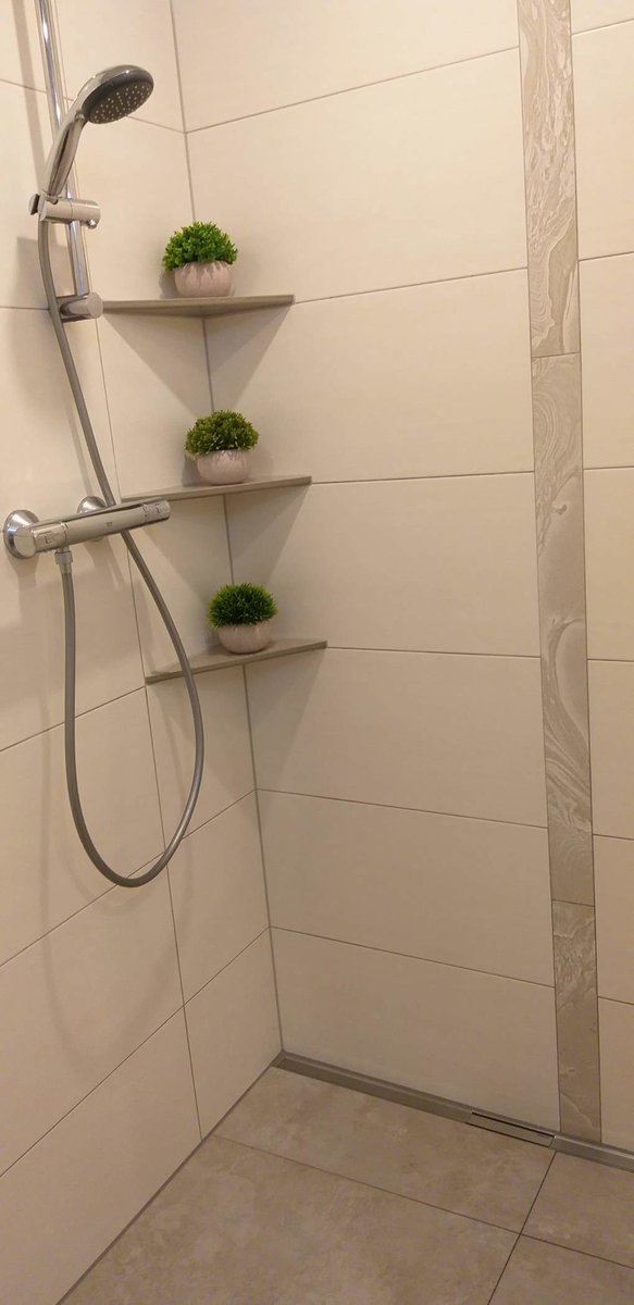 Dusche der Staller Fliesenverlegung OG